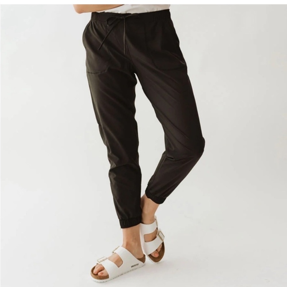ALBION Jetsetters Black joggers women’s size small